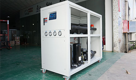 玖一設備-恒溫工業(yè)冷水機組